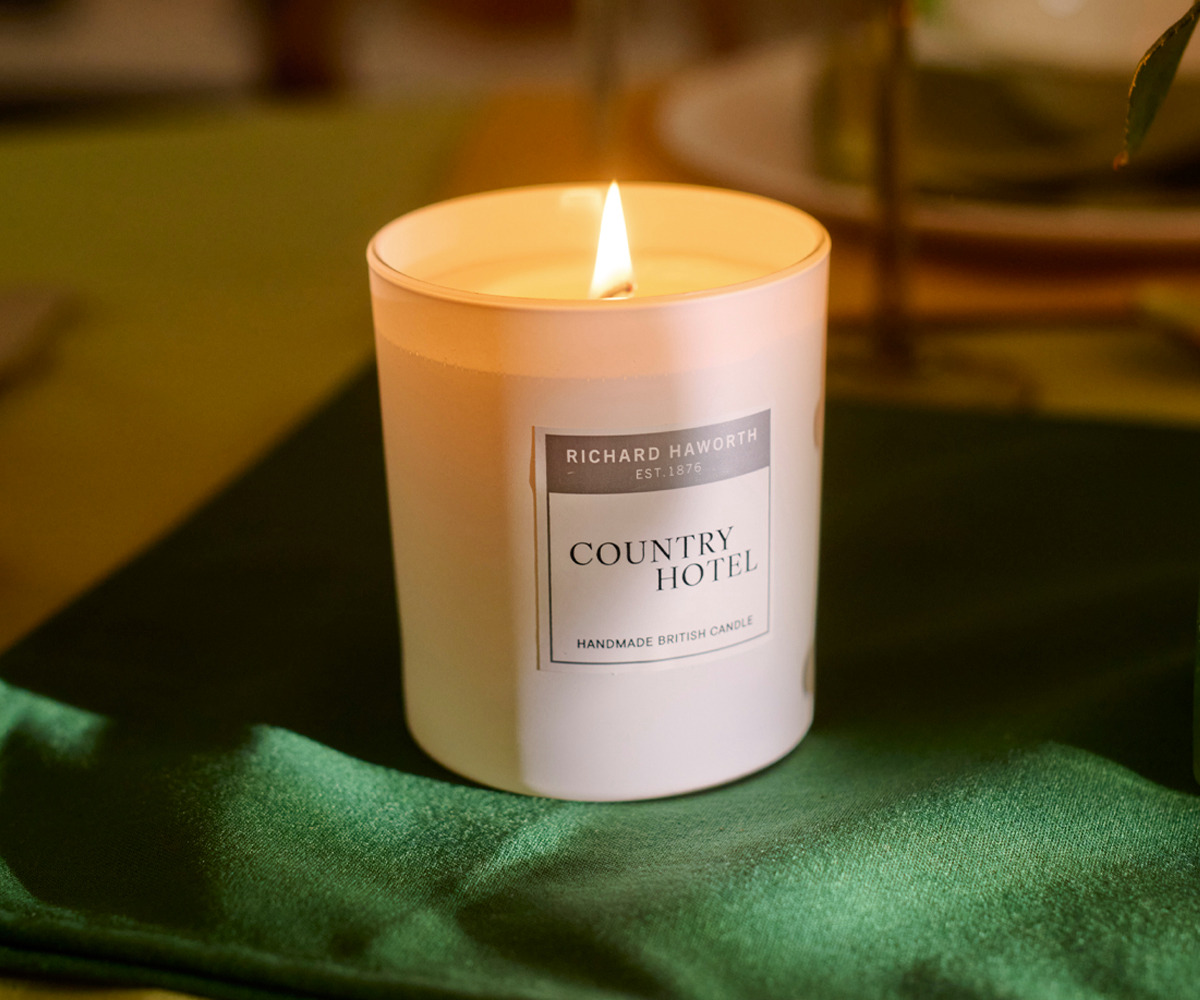 Country Hotel Candles